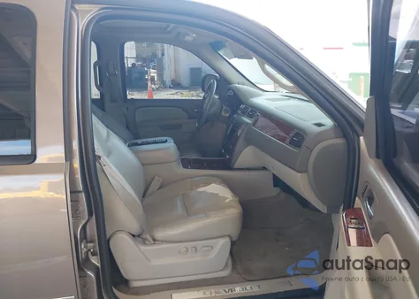 2011 Chevrolet Tahoe Ltz z USA, uszkodzony, nr VIN 1GNSCCE09BR333023